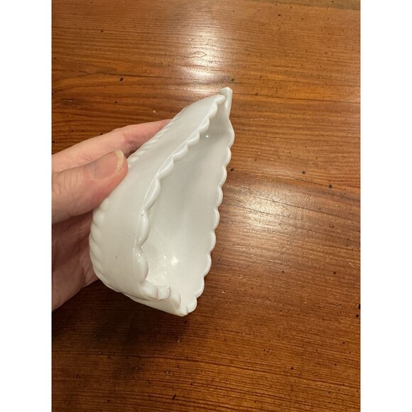 Vintage Imperial Glass Corporation White Pear Shaped Trinket Tray with Grapes - Picture 4 of 4